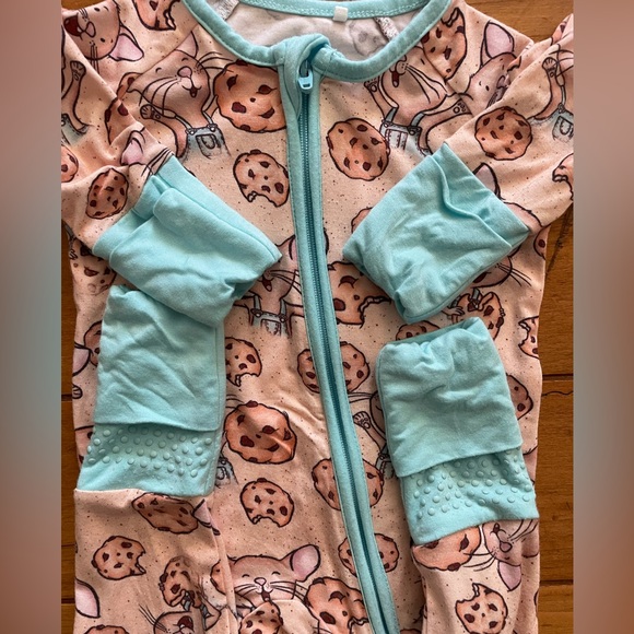 Bamboo Bliss Give A Mouse A Cookie “Milk Mustache” Bamboo Zippy 0-3 months - Picture 5 of 6